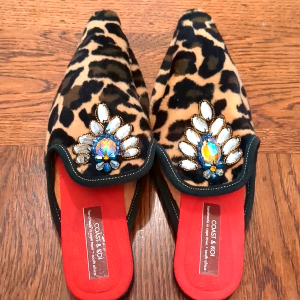 Leopard mules